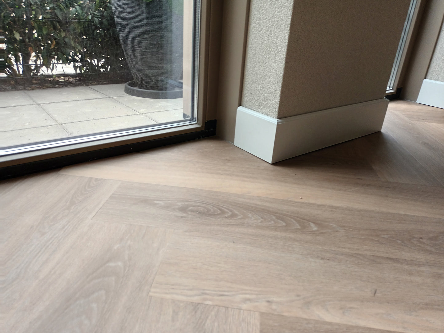 Eigentijdse Plint ral9010