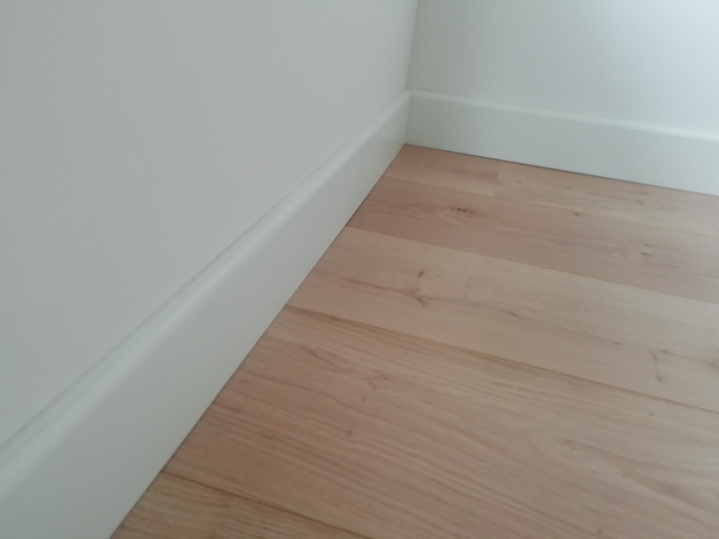 koloniale plint ral9010